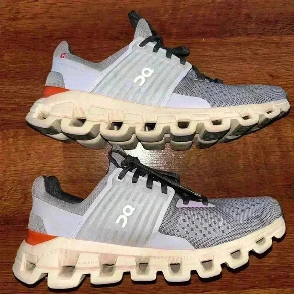 On Cloud Women Sneaker size 8 - Picture 4 of 4